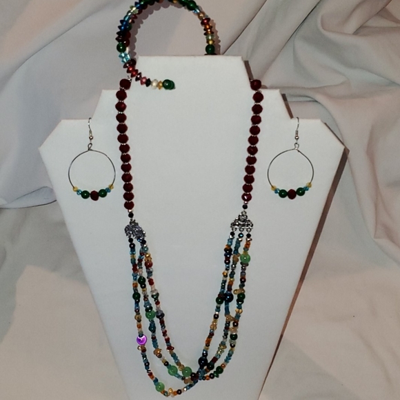 Multi-Color Bib - Picture 2 of 3